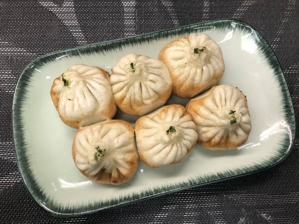 617. Pan-Fried Bun Filled with Pork and Dill 茴香生煎包